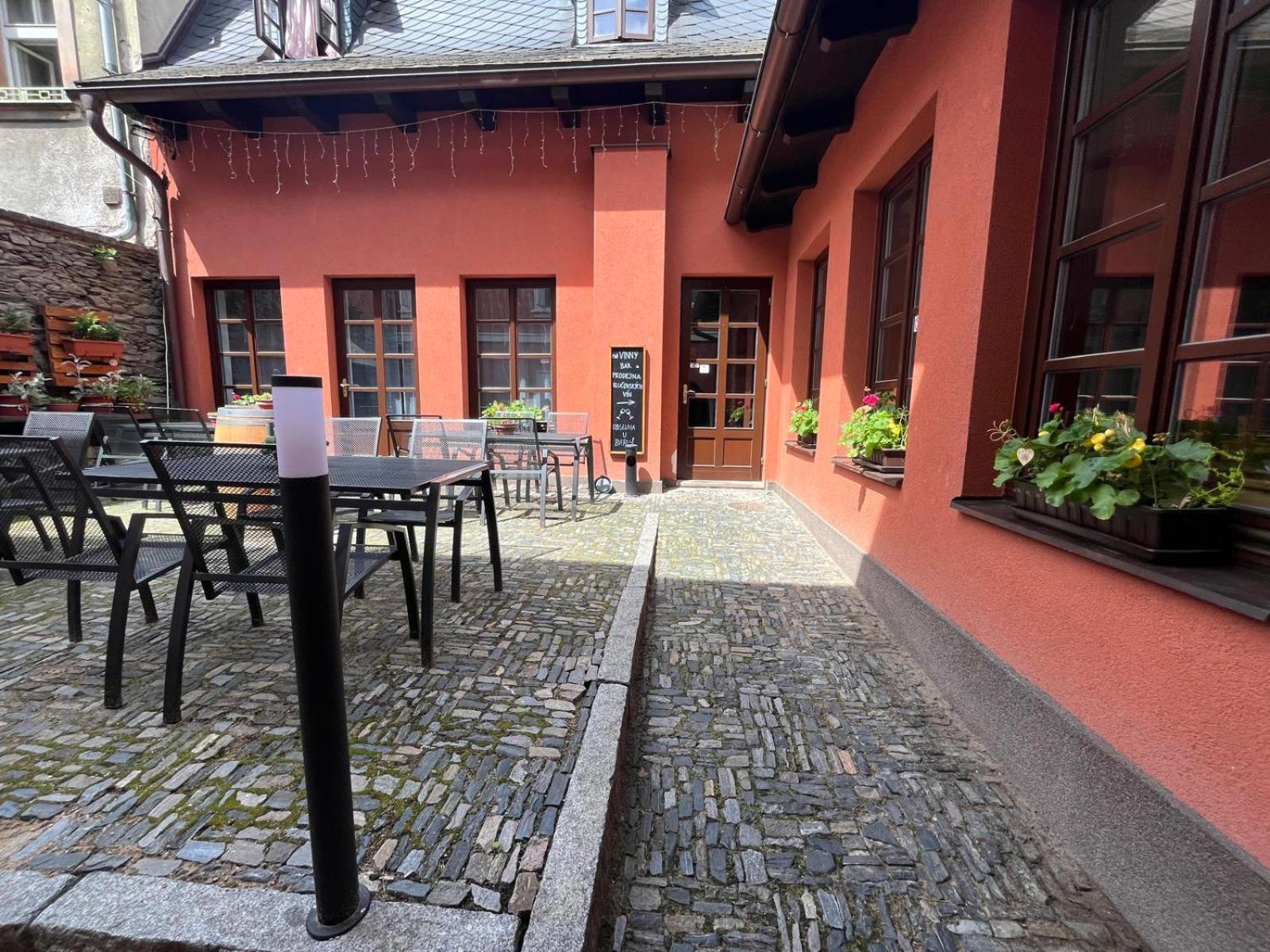 Nevinne Apartmany Kolín Exteriér fotografie